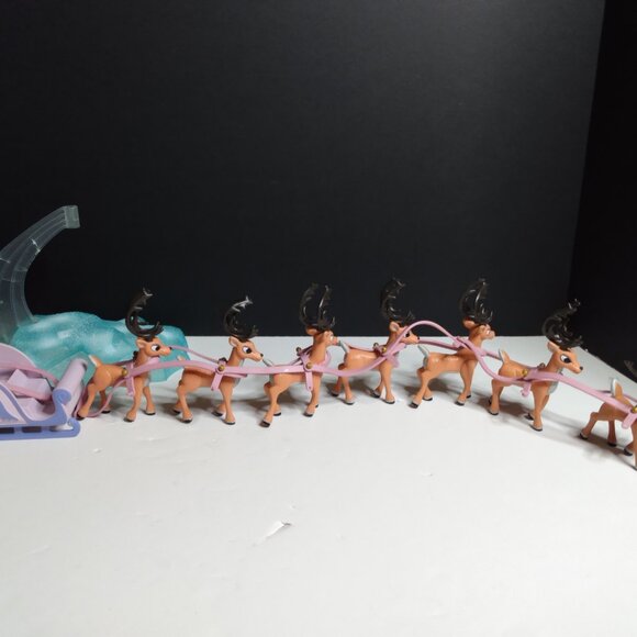 Rudolph The Red Nosed Reindeer Santa's Sleigh & Reindeer Team Figurine Set - Picture 2 of 16